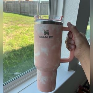 Stanley 40 oz pink tie dye 💕